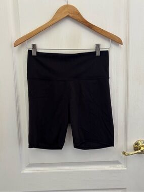 Avia Black Womans S (4-6) Mid-Rise Bike Shorts